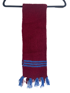 Écharpe tricotée main