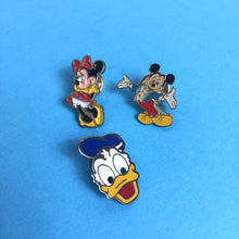 Charger l&#39;image dans la galerie, Pin&#39;s Minnie Mickey Donald 2
