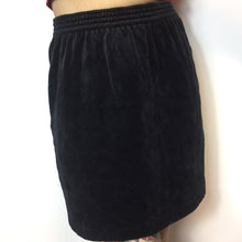 Charger l&#39;image dans la galerie, Mini jupe en velours vintage 36
