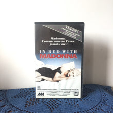 Charger l&#39;image dans la galerie, VHS In Bed with Madonna 1991
