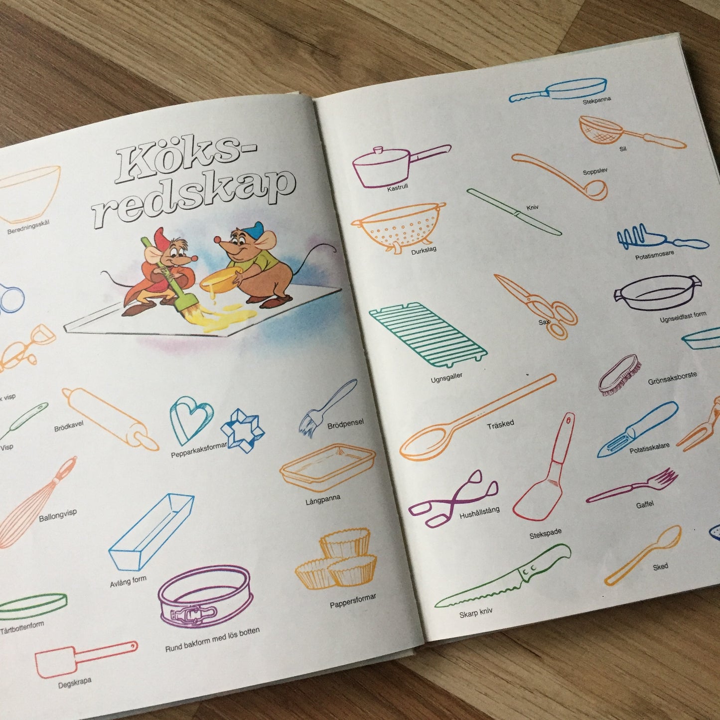 Livre de cuisine Disney (suédois) 1987