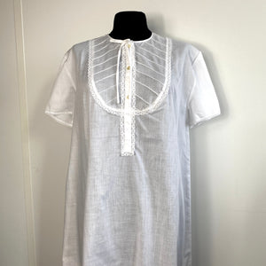 Chemise de nuit blanche